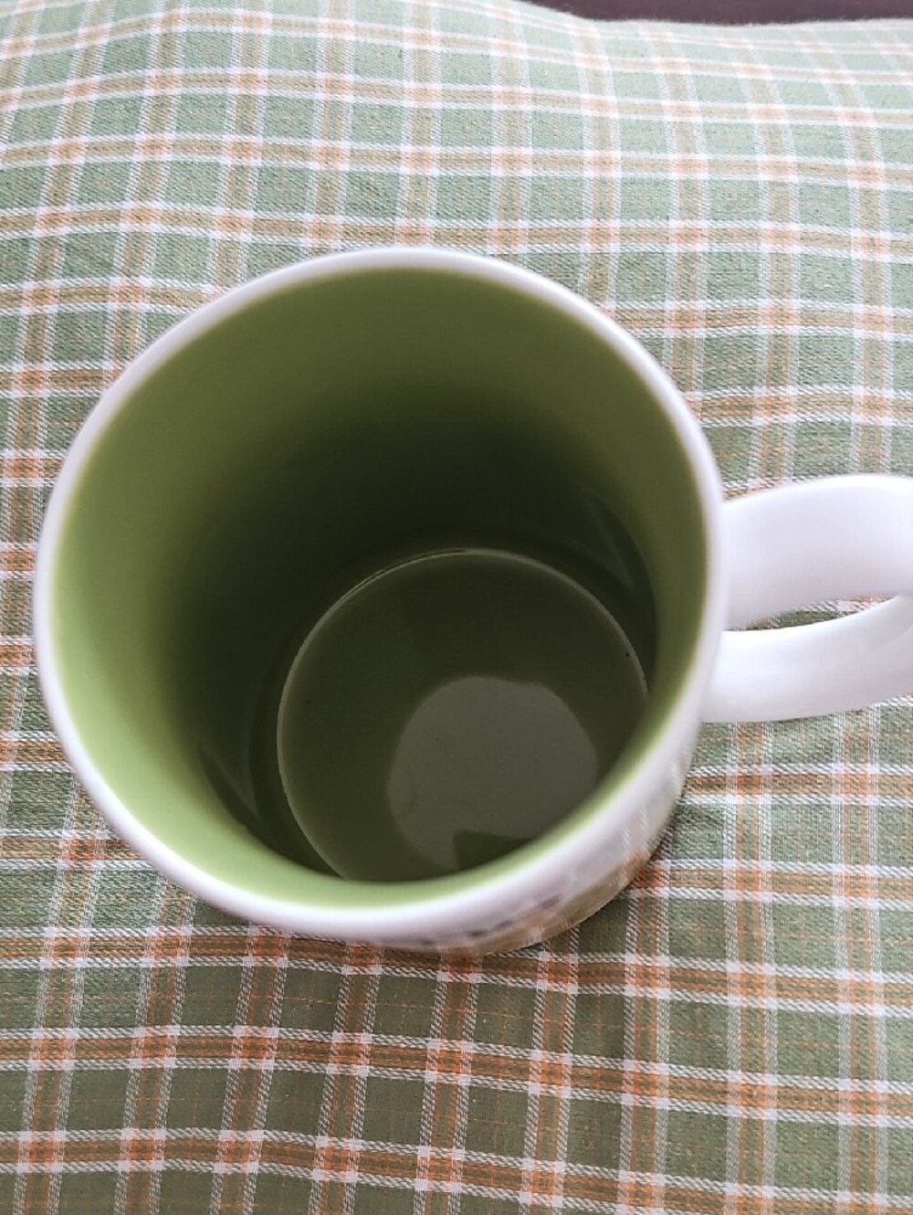 Starbucks White Mug with Green Accent and Beige Bear Illustration - Picture 2 of 6